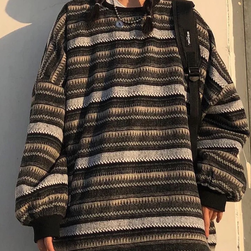 “STRIPED LOOSE SWEATER” black striped vintage oversized sweater w/ front pocket